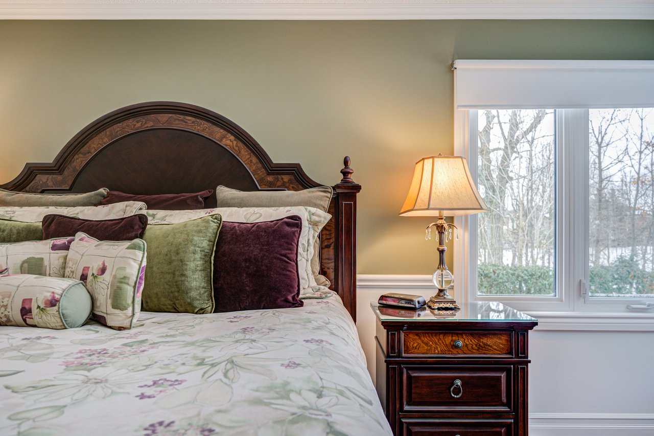 1296 Mapleridge Cres