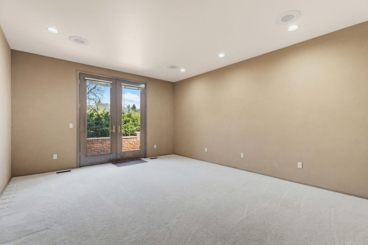 1743 Beechwood Way