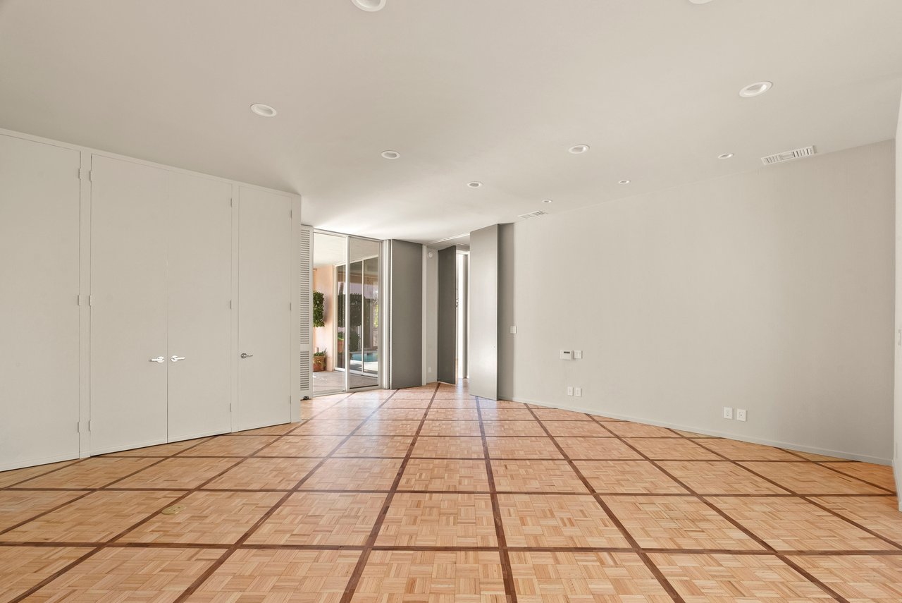 9032 Thrasher Ave, sunset strip