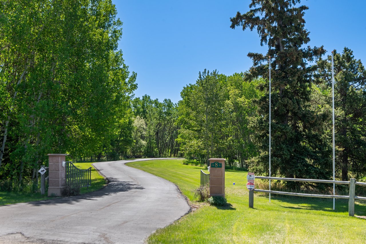 8 Willow Lane