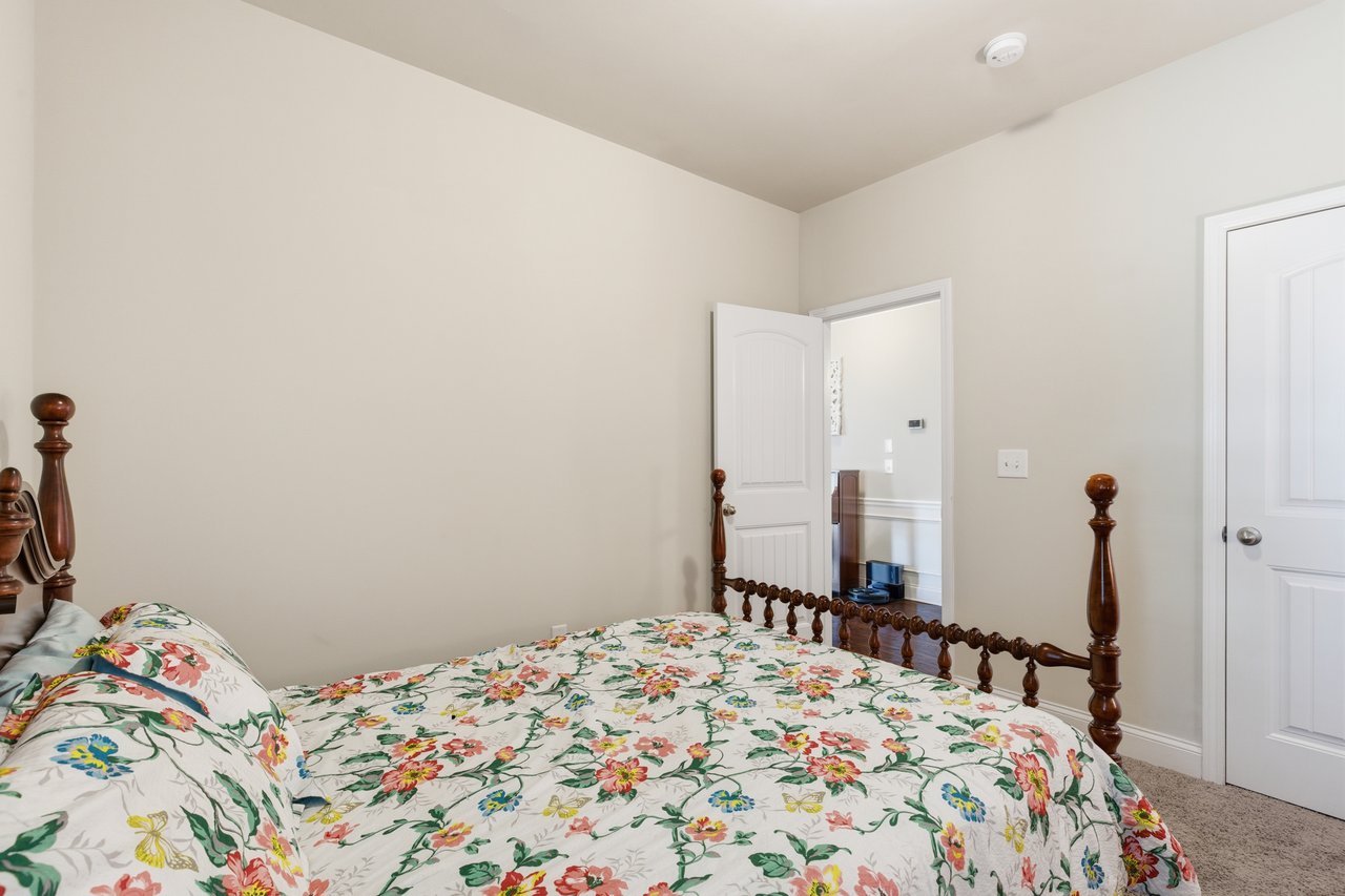 24 Dunsborough Drive