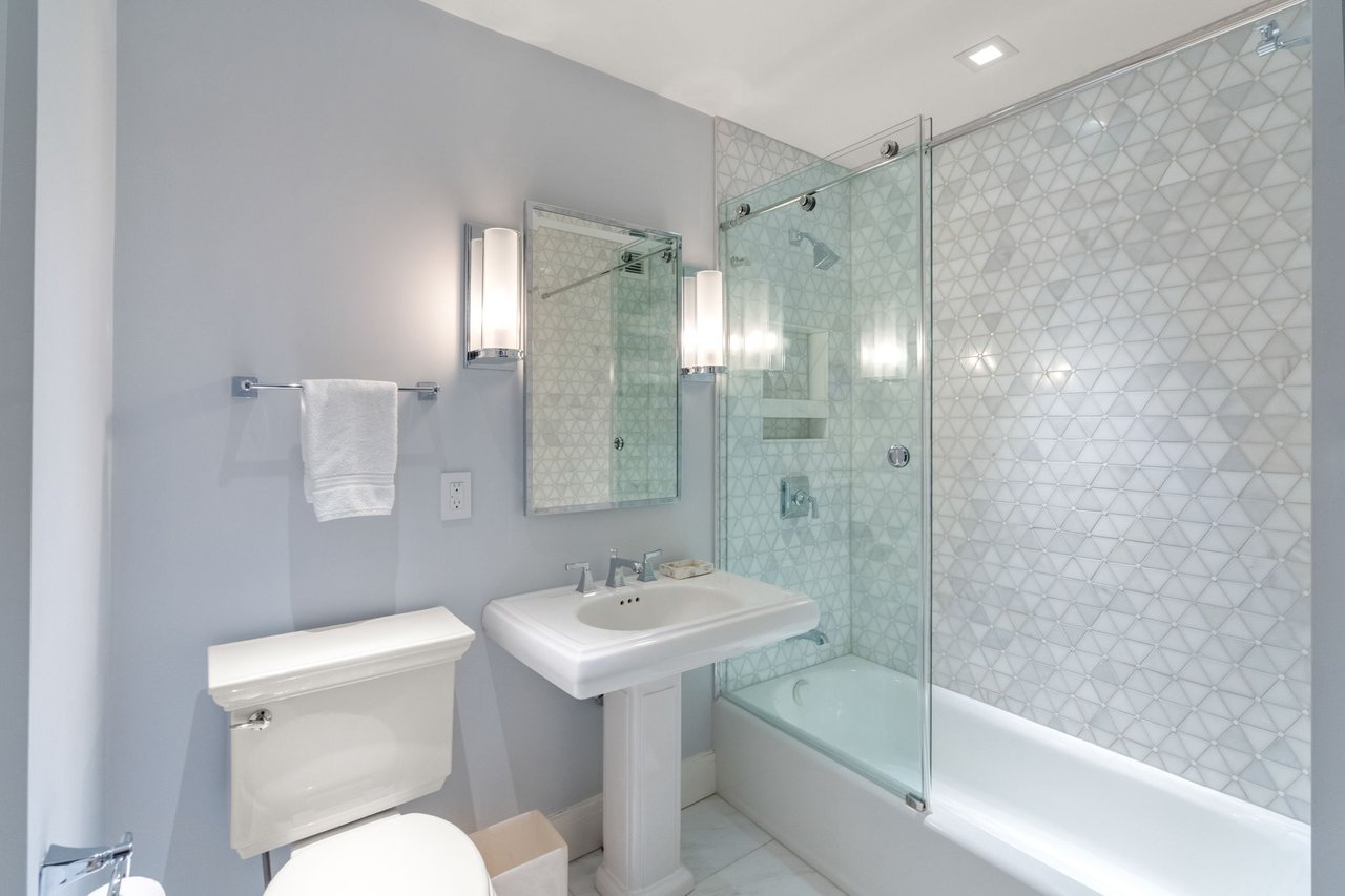 Highly Renovated Harbor Towers Residence