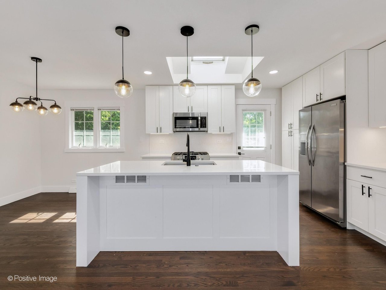 Just Sold – 808 Delles Rd, Wheaton IL | Multiple Offers, $15,000 Over List Price in 5 Days