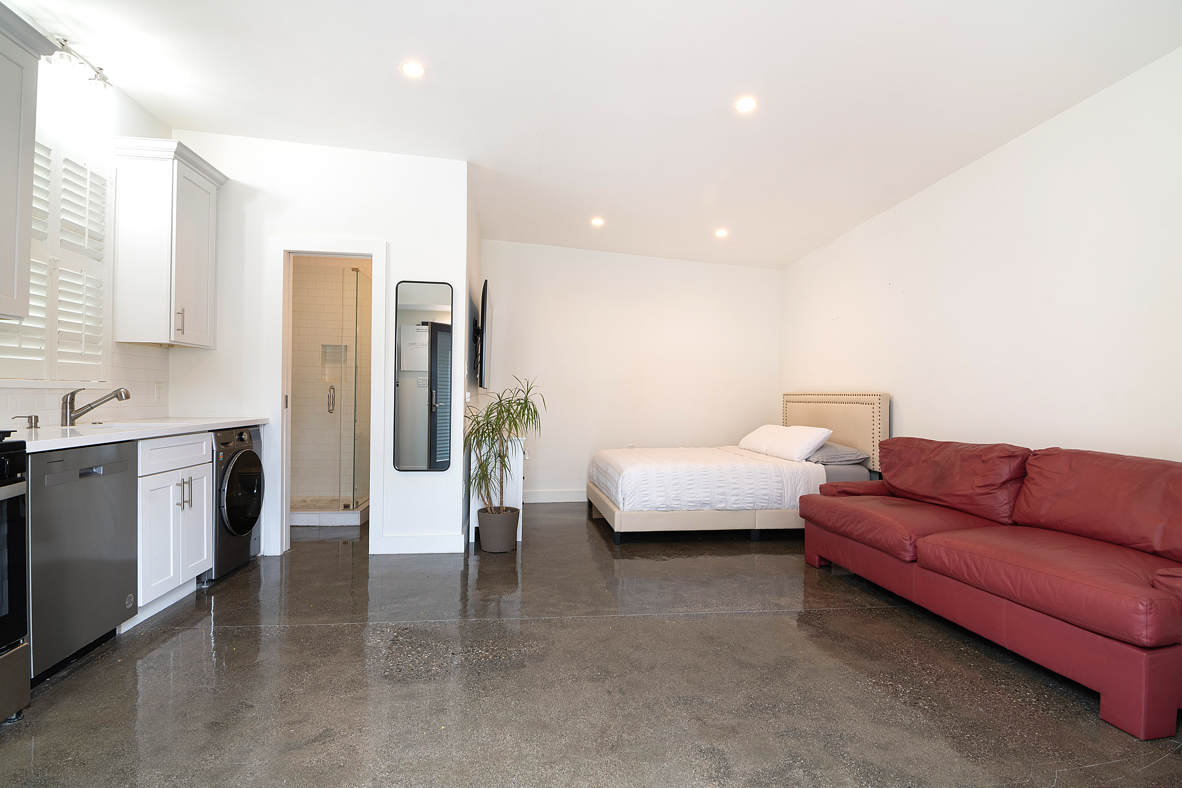 Sanctuary Paradise, N Citrus Ave, 90036