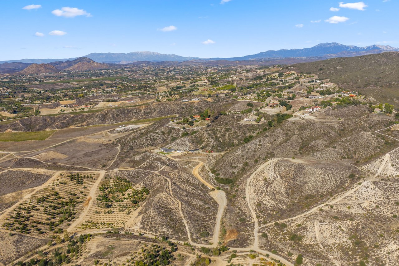 41950 Calle La Escondida