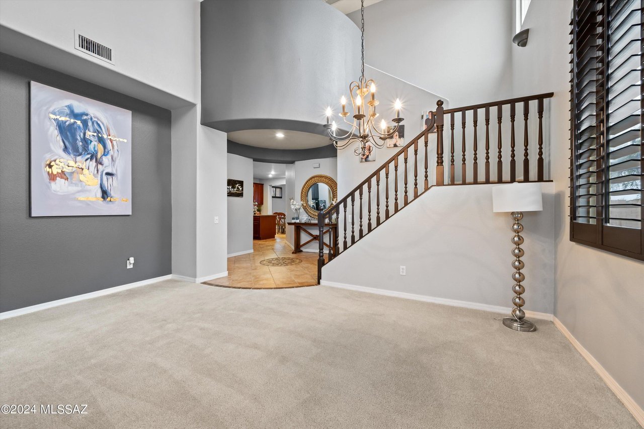 1009 W Leatherleaf Dr