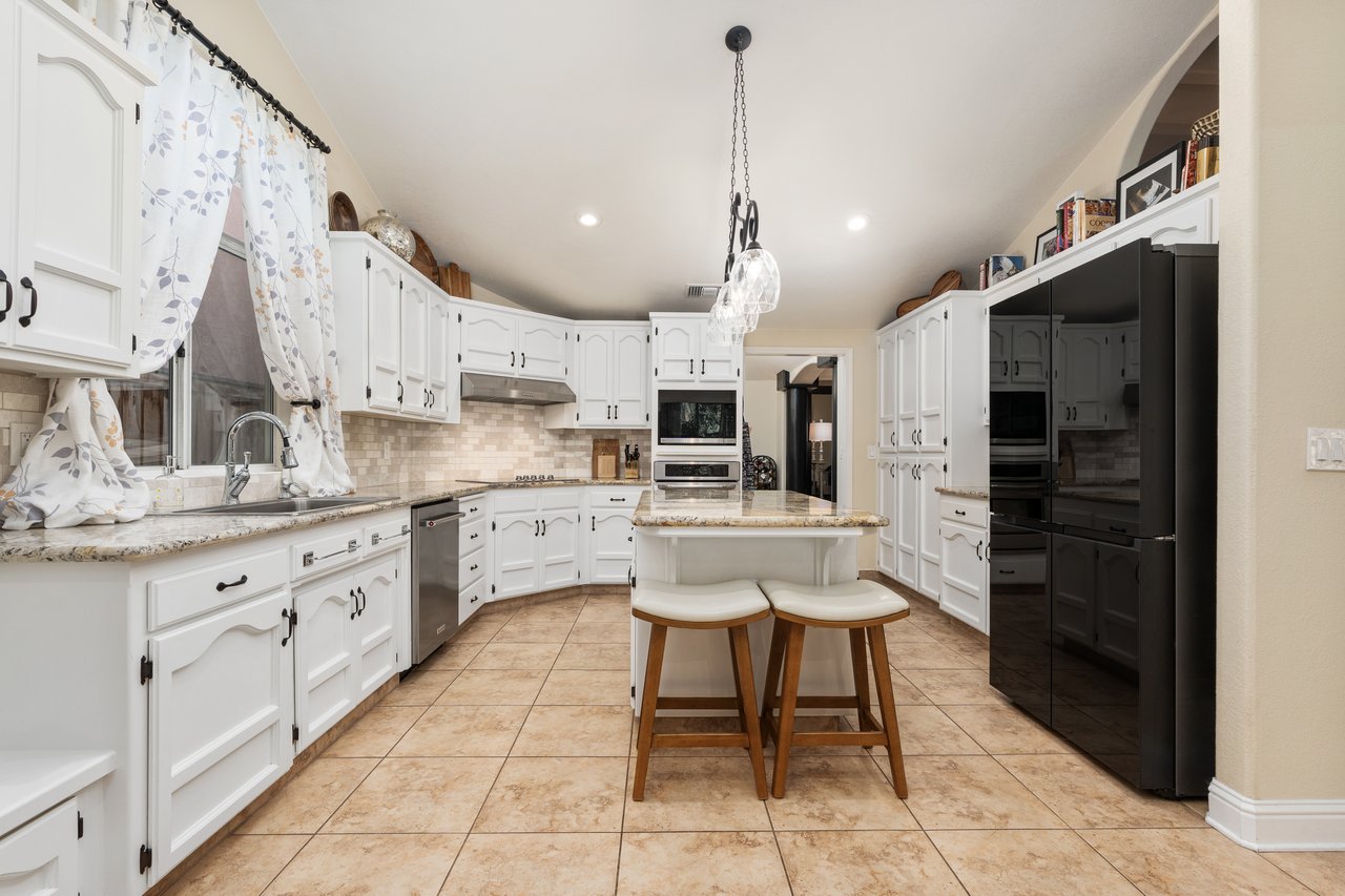 841 E Country View Circle