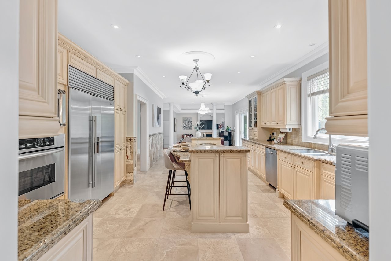 2126 Parker Dr