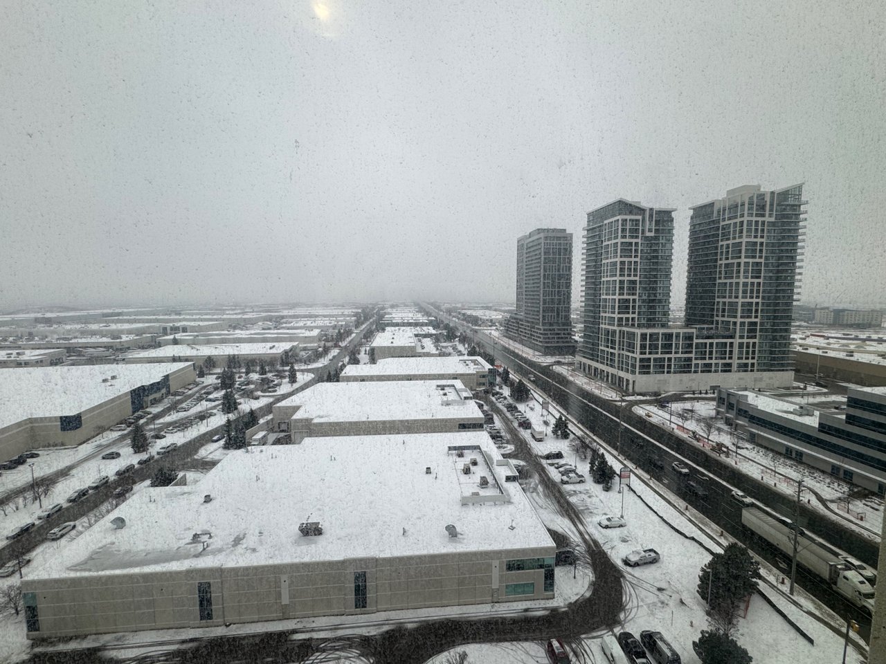 9075 Jane St Unit: 1606