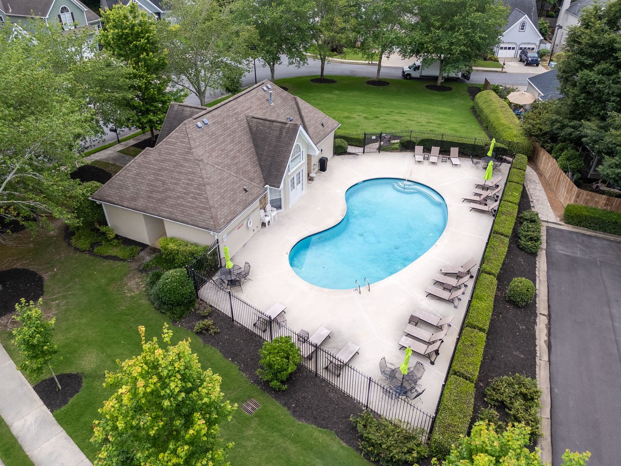 2800 Laurelwood Lane