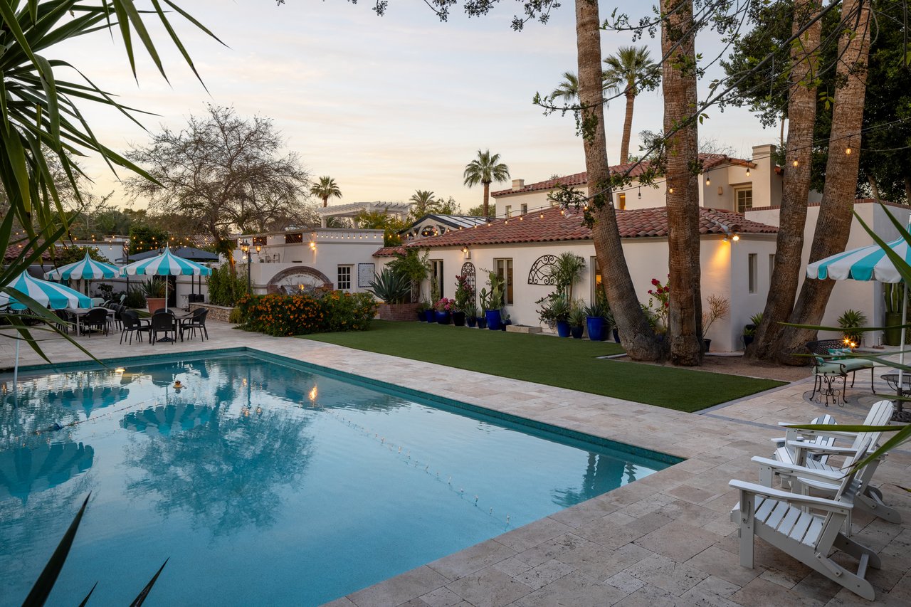 3042 N MANOR Drive E