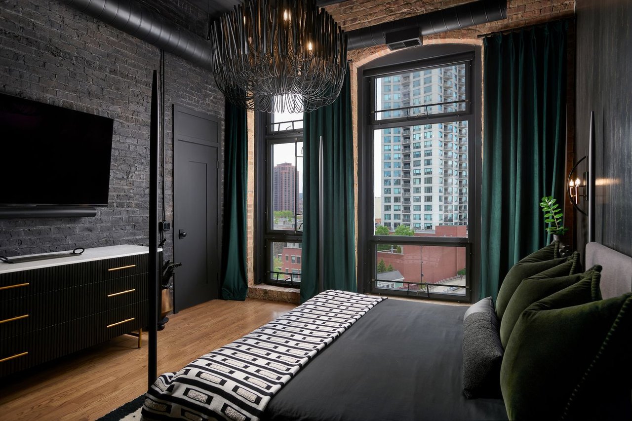550 N Kingsbury St Unit: 603