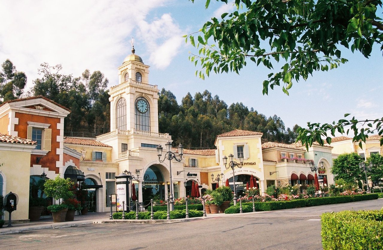 Commons Lane Calabasas Redevelopment | The Future of The Commons cover