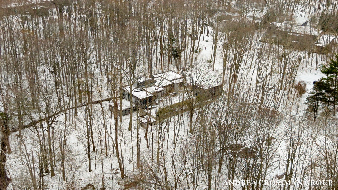 6919 Bendemeer Drive