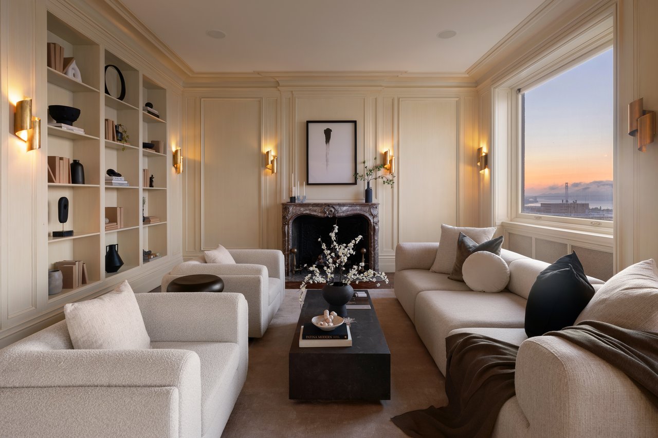 Majestic Pacific Heights View Apartment
