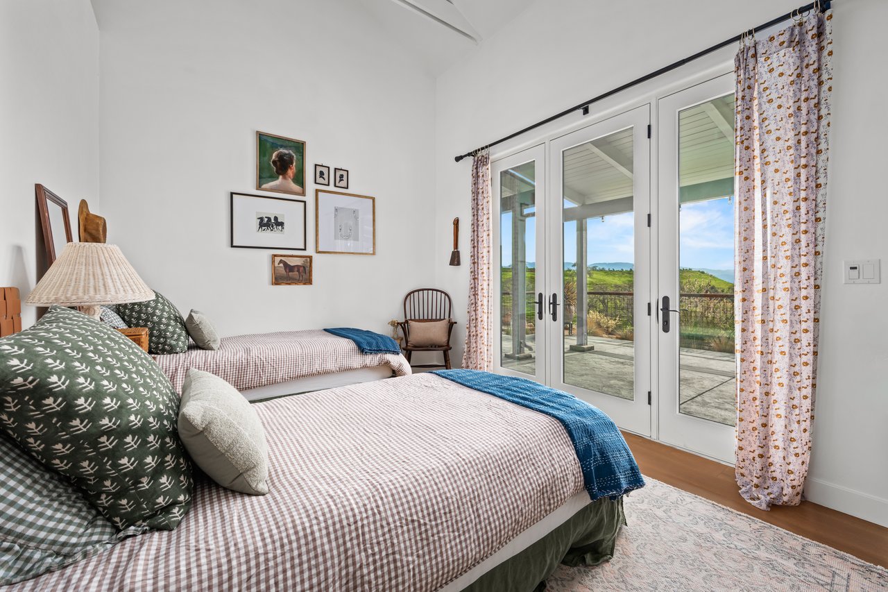 22 Acres of Timeless California Living