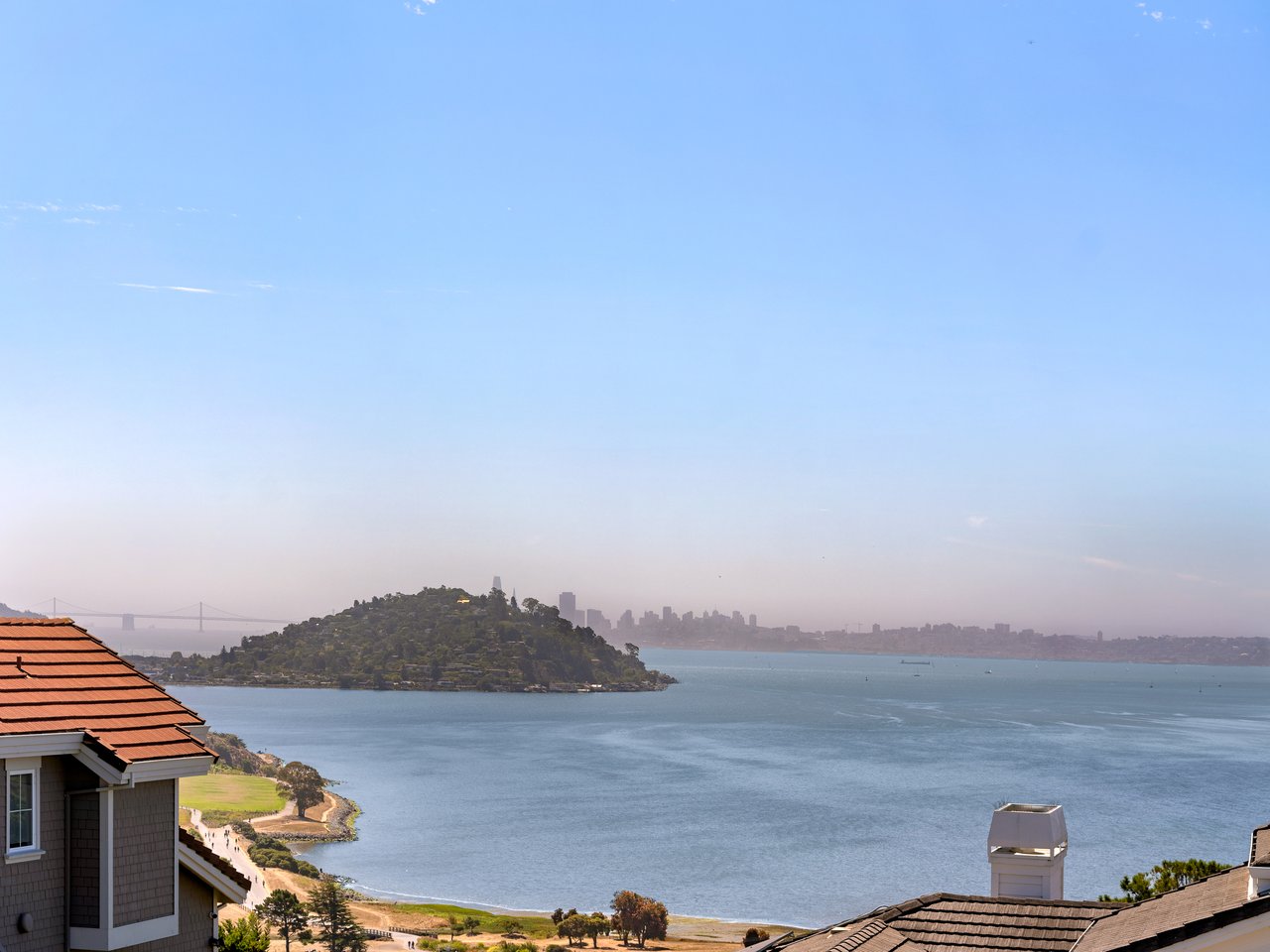 Architectural Modernism, Bay Views, and Exceptional Outdoor Living