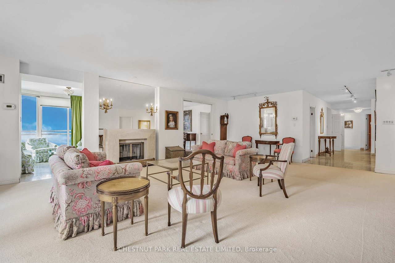 PENTHOUSE FOR DOWNSIZERS