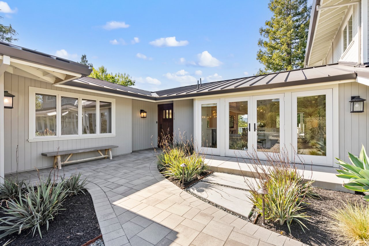 114 Nina CT