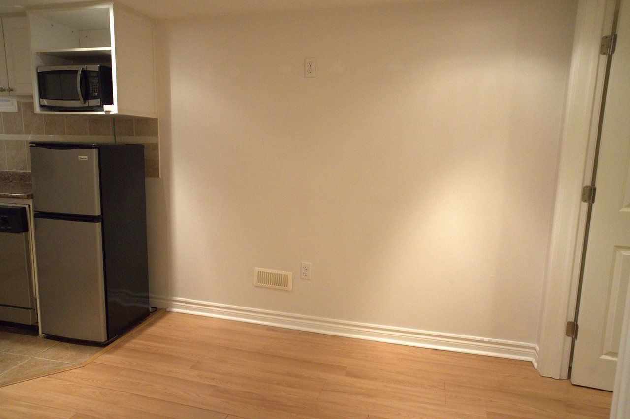 Baby Point Basement 1 Bedroom Unit 