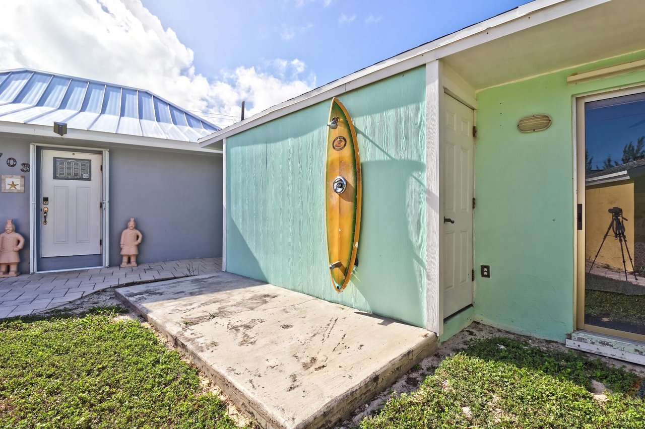 714-Surf Shack Beach Villas  