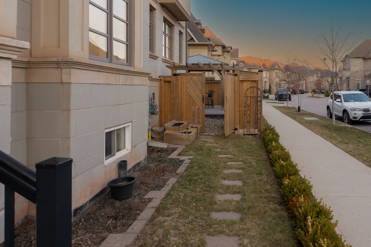 3191 Daniel Way, Oakville