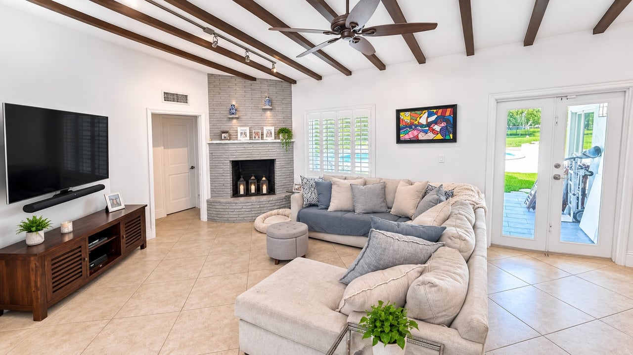 Build Your Dream Estate in Glenvar Heights