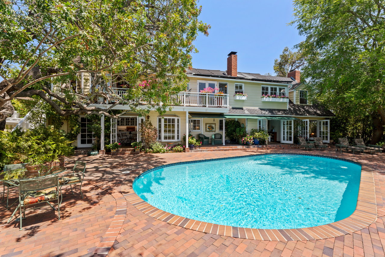A Slice of Heaven in Lake Hollywood