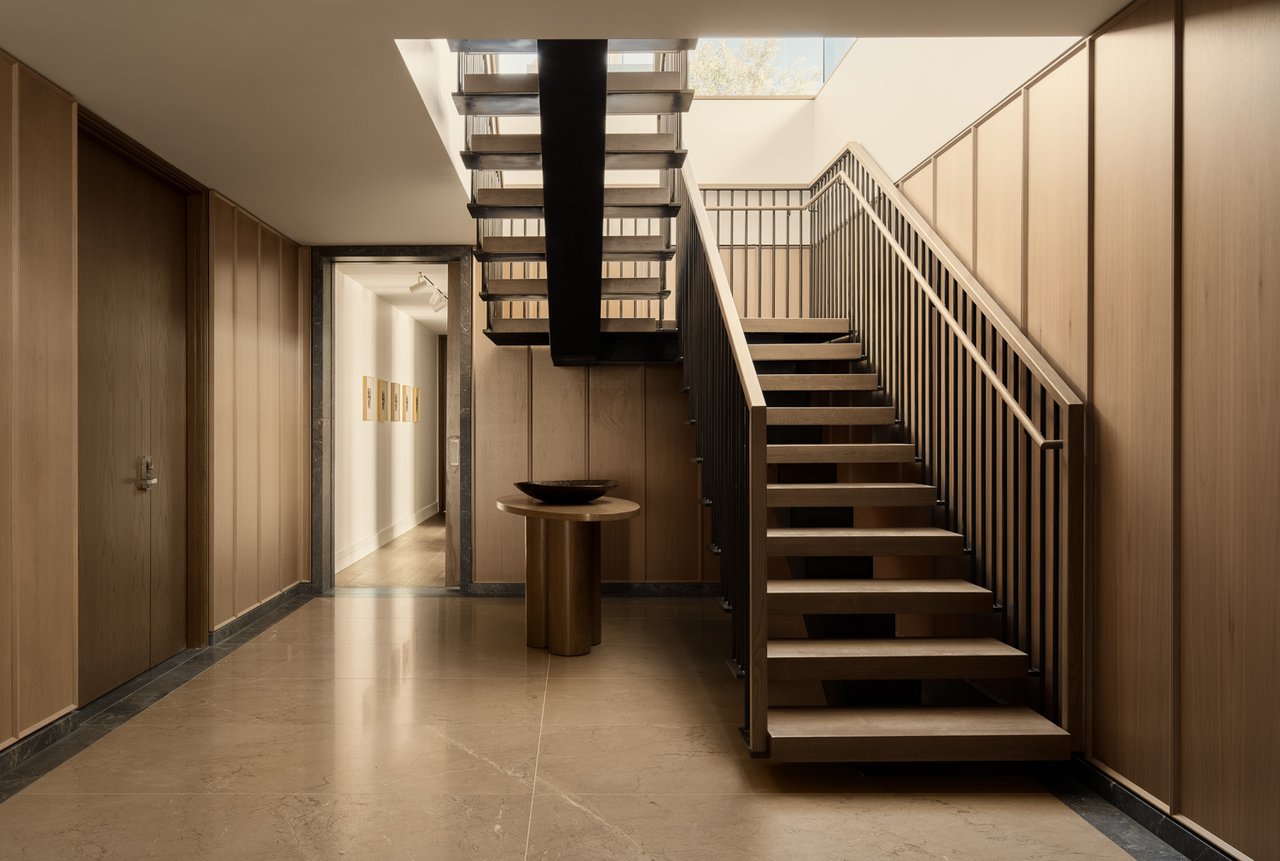 9900 S Santa Monica Blvd Unit: PHE