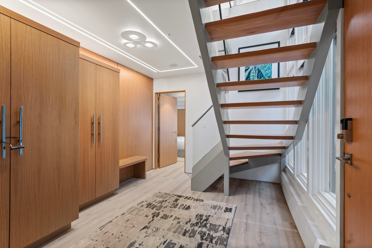 Newly Remodeled Core Condo with Aspen Mountain Views