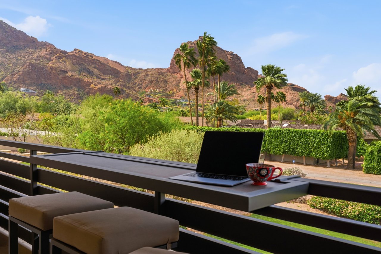 6180 N LAS BRISAS Drive