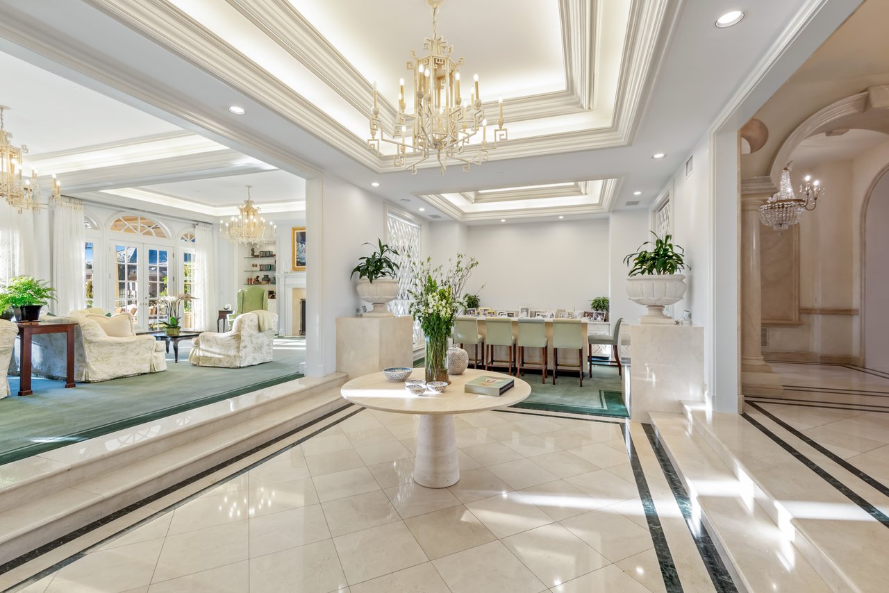 996 Vista Ridge Lane