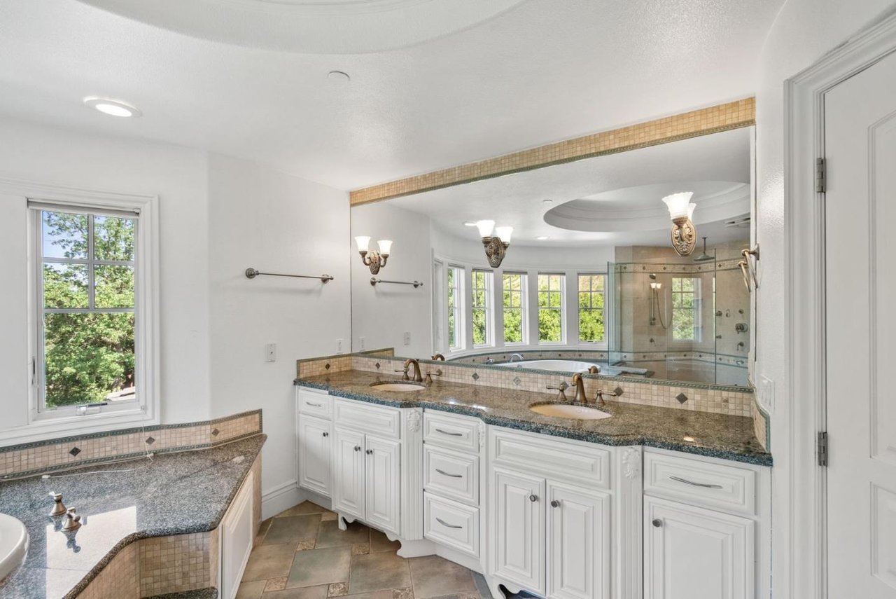 12690 Dianne Dr