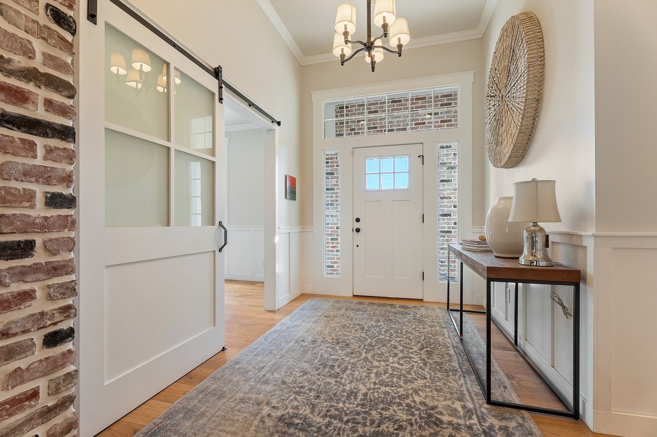 3838 E DEVONSHIRE Avenue