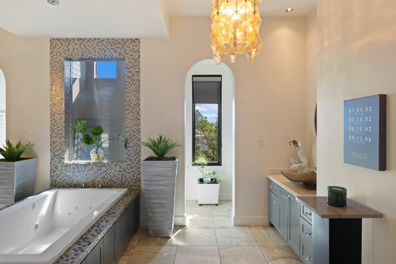 12802 Hacienda Ridge