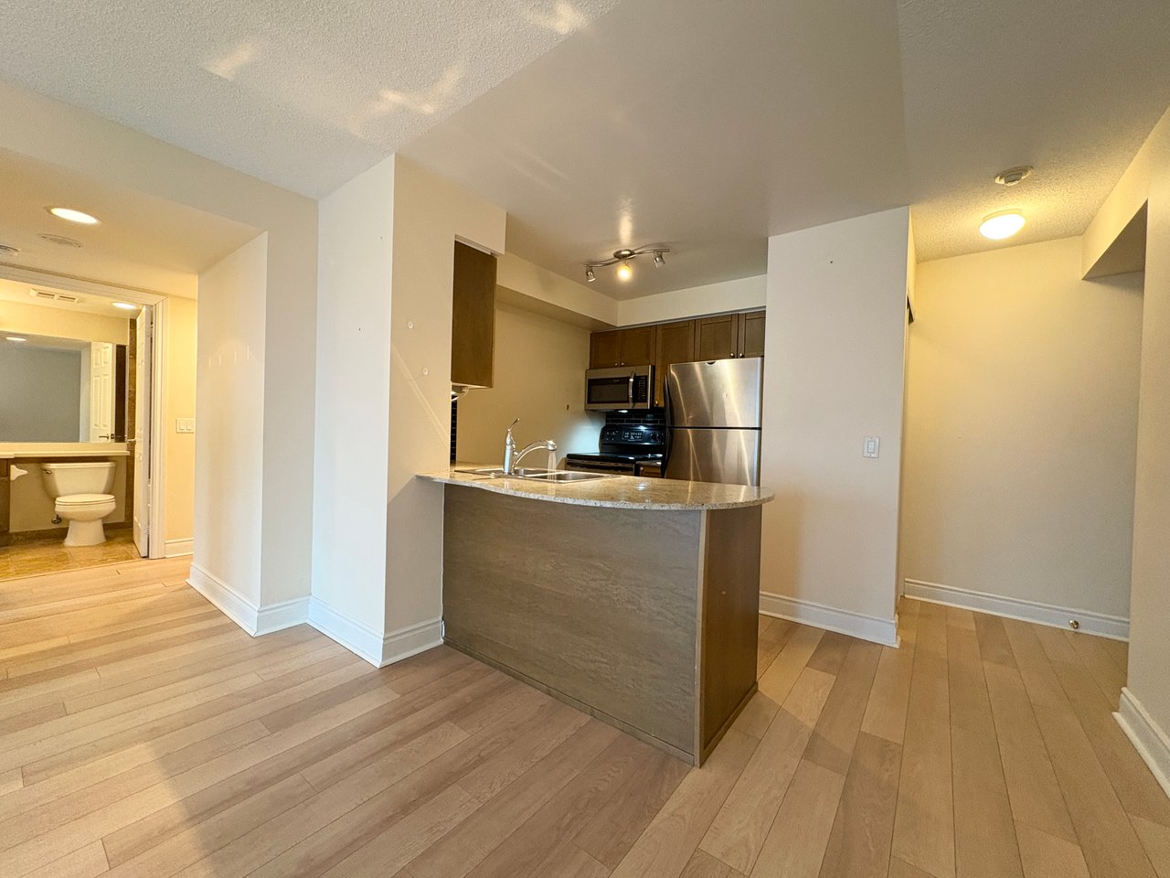 763 Bay St Unit: 3413