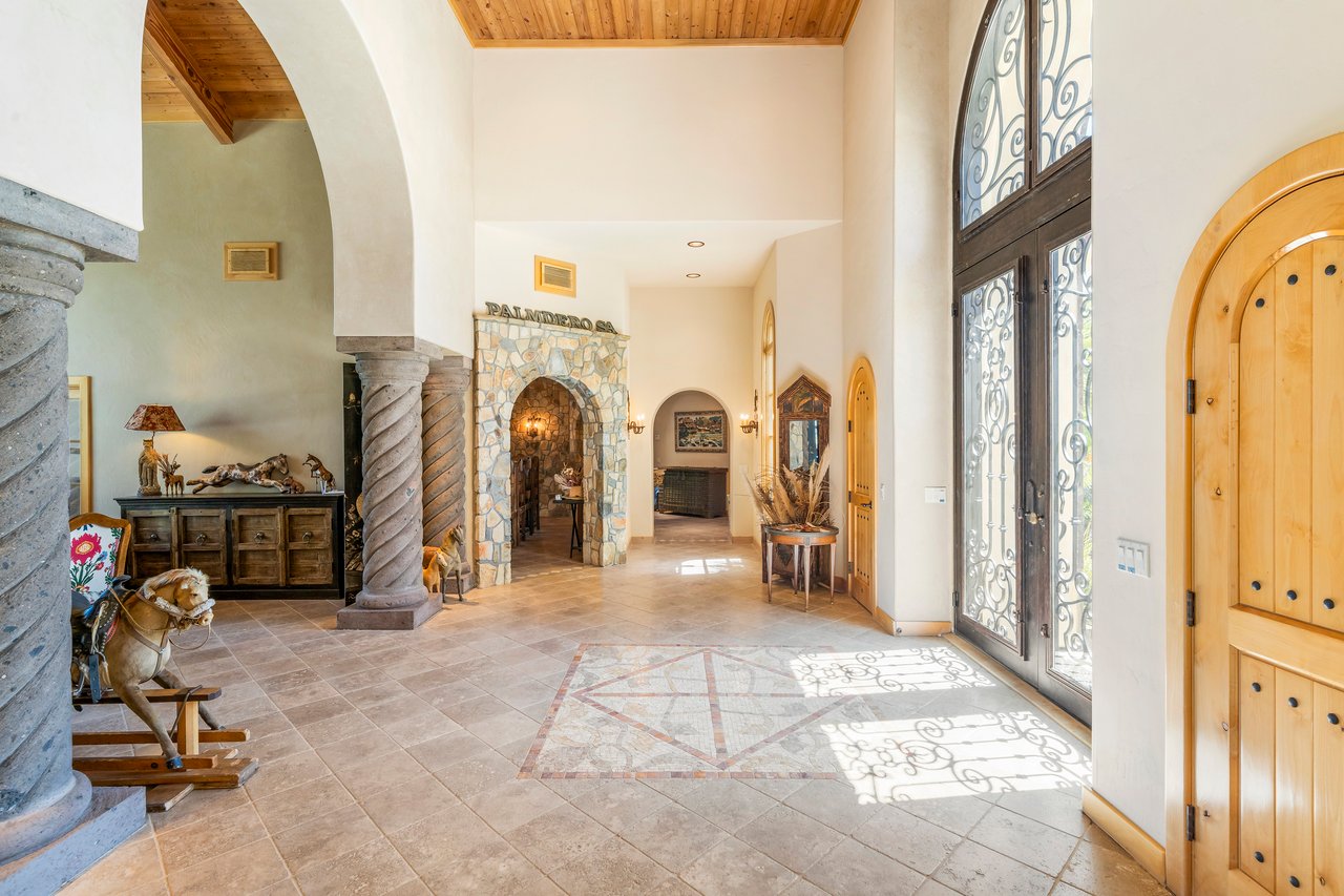 41290 Avenida Delores