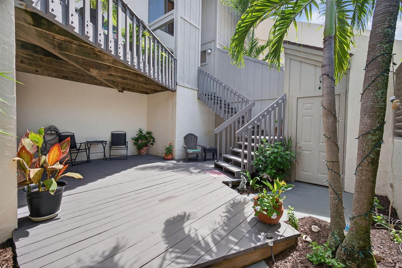 1605 S US Highway 1 Apt 8E