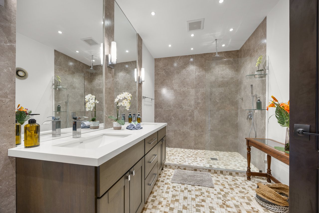 Casa Mimosa | Versatile Luxury Retreat Just 3 Minutes from Flamingo Beach