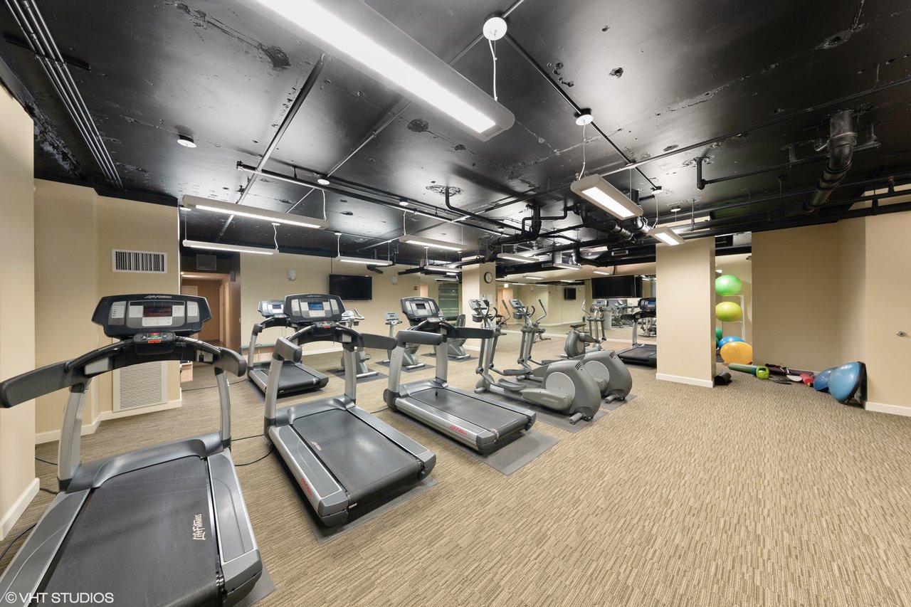 310 S Michigan Ave Unit 202