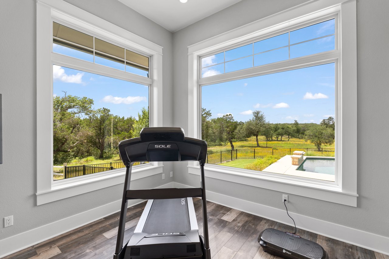 1457 Avenida High View