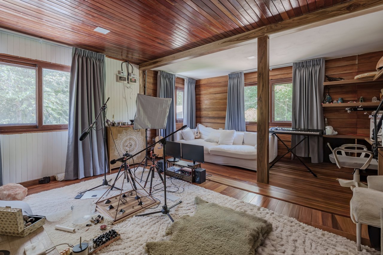 Eco Luxury Estate in Monteverde with Panoramic Gulf Views & Flat Land