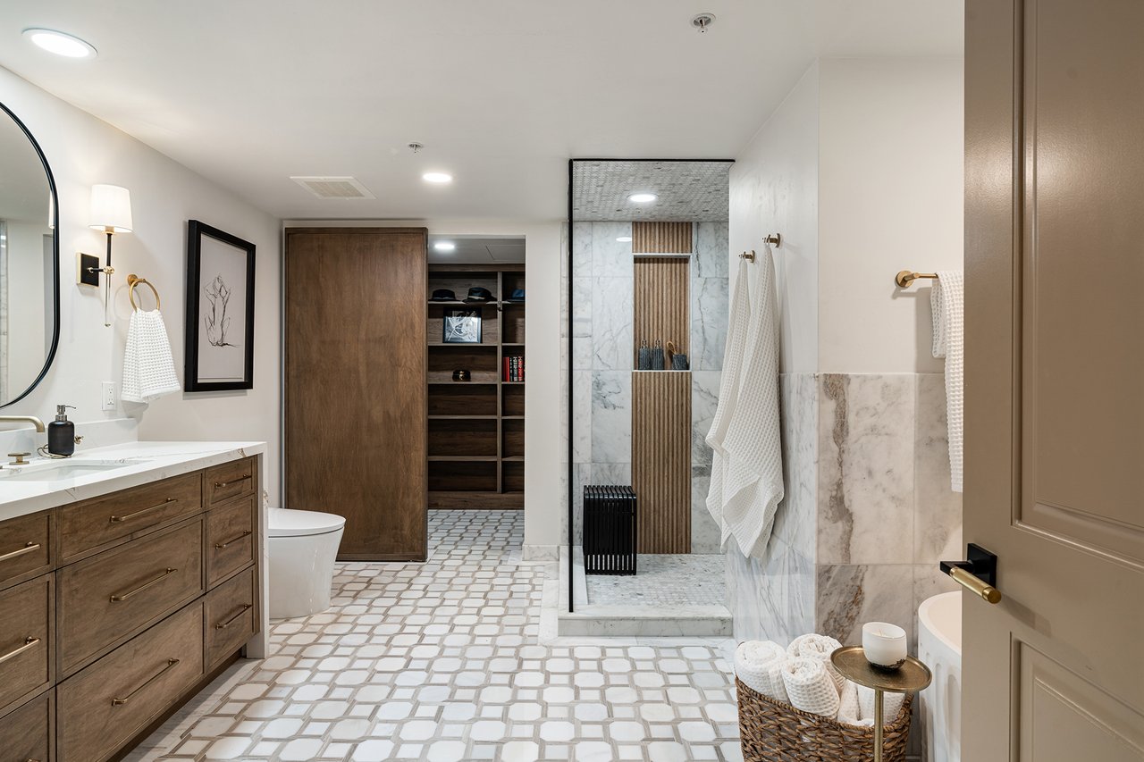 6803 E MAIN Street, 5511