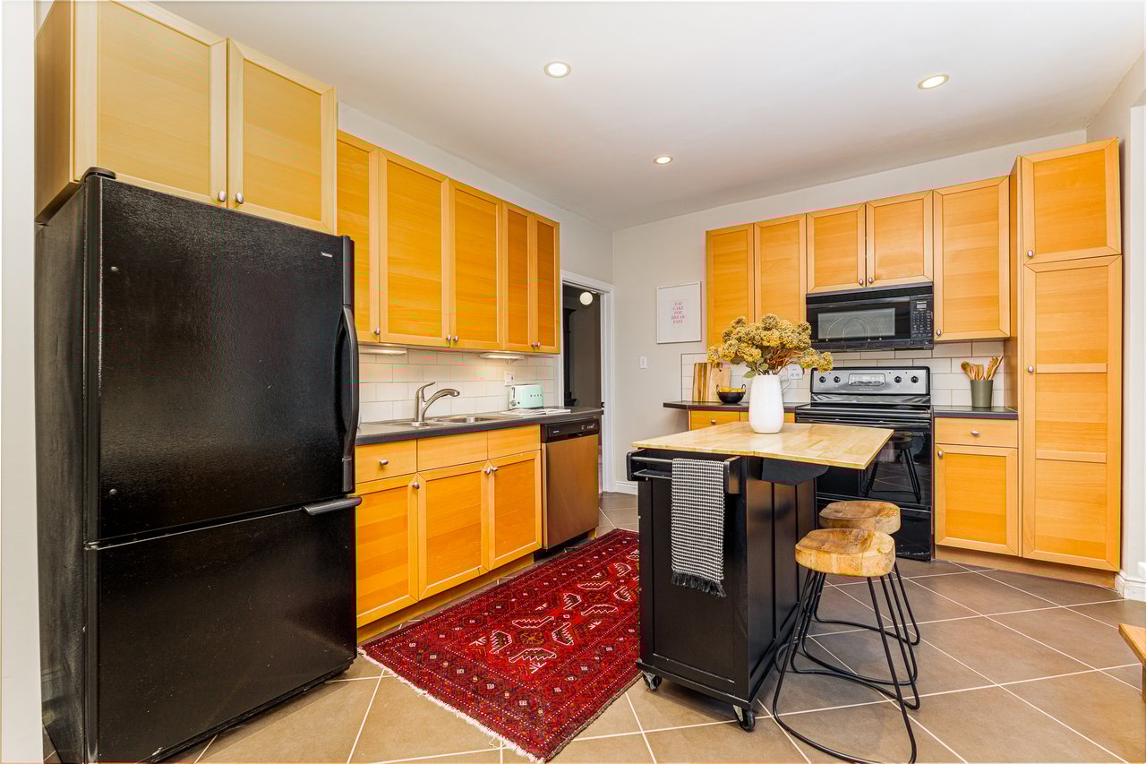 48 Lockwood Rd