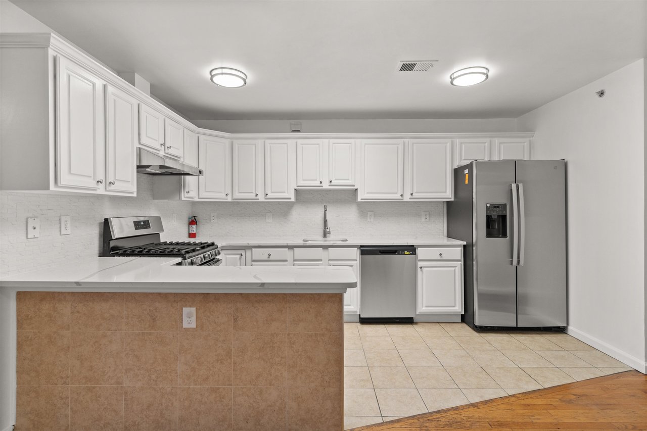 353 WEST SIDE AVE Unit: 3