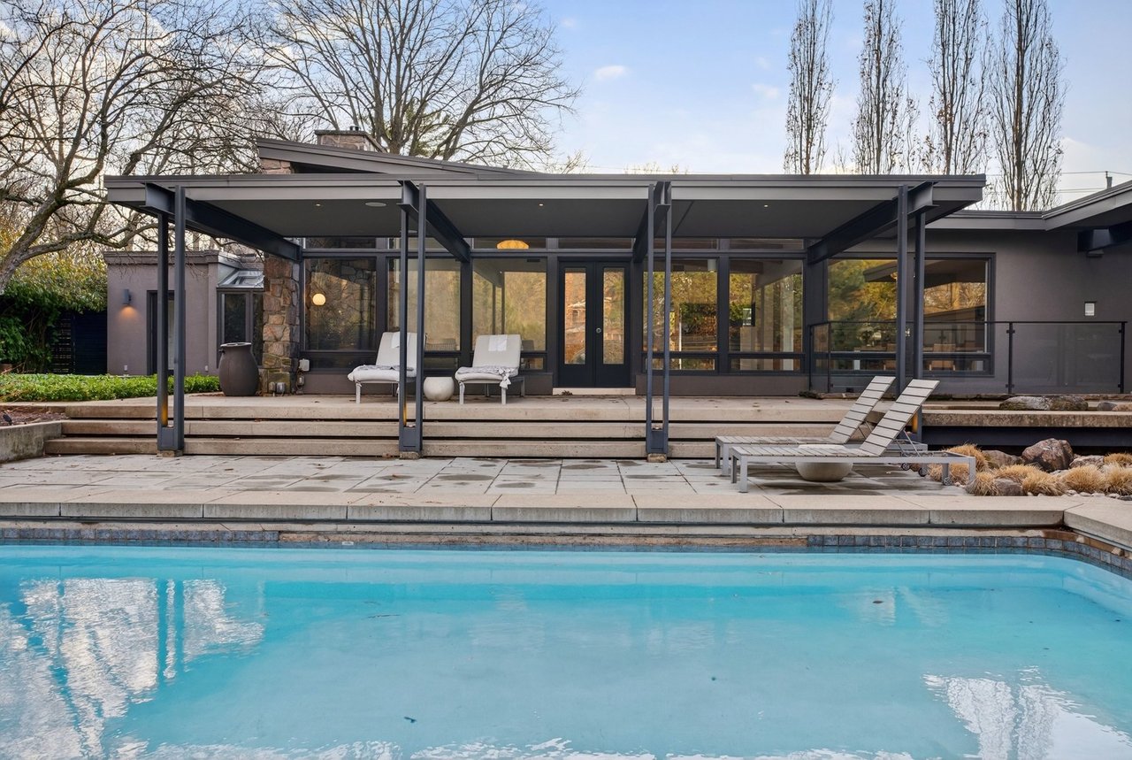 Inspiring MCM Residence