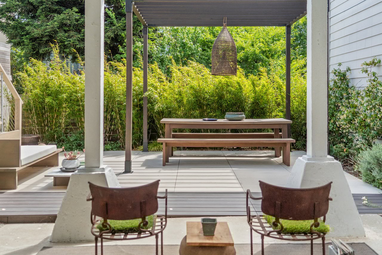 1515 Van Dyke Avenue