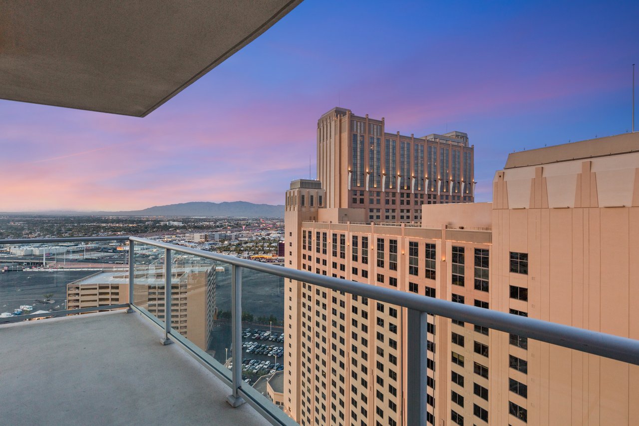 2700 Las Vegas Boulevard 2303
