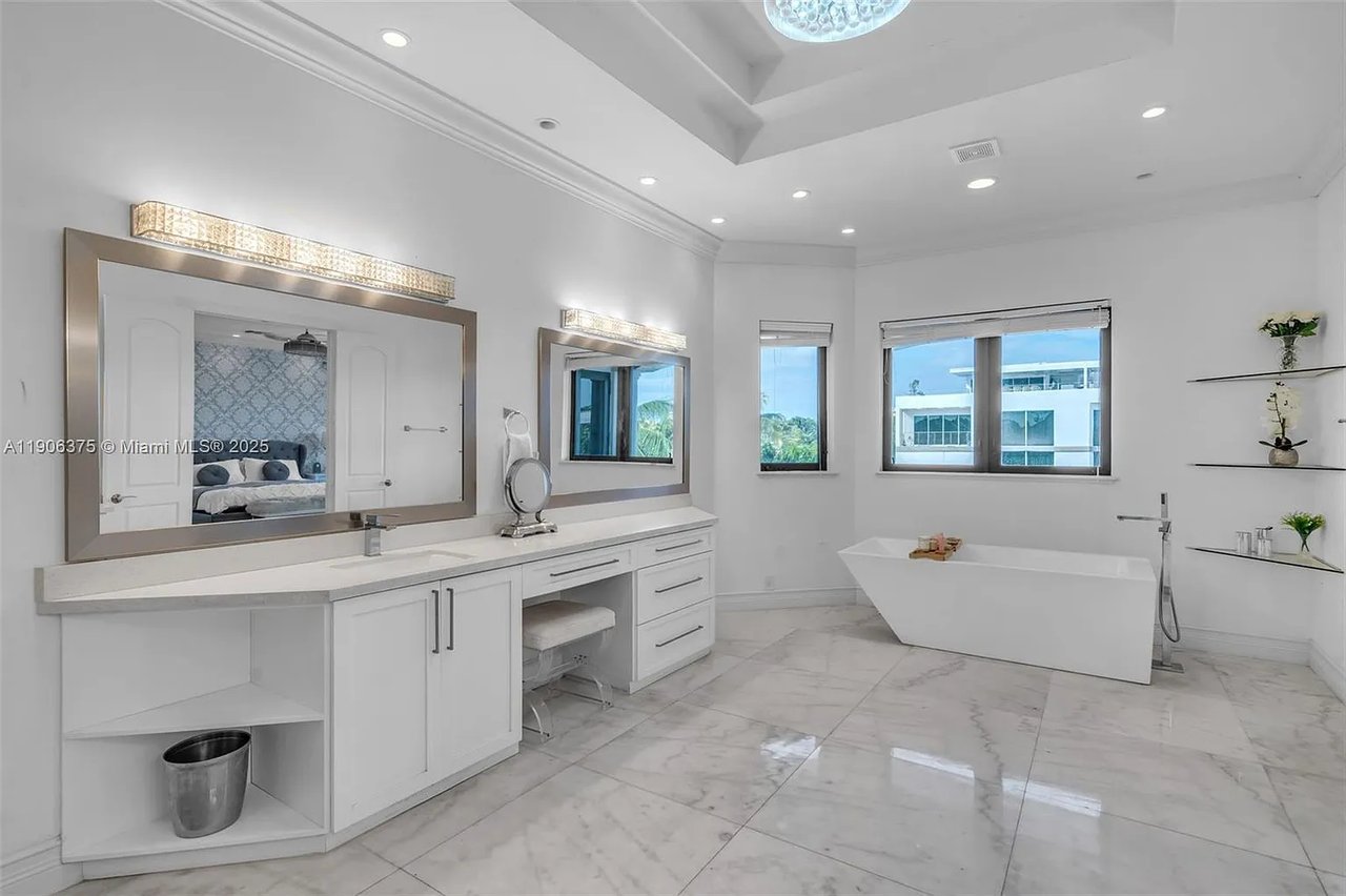 2085-keystone-blvd-north-miami-fl-home-sold-bathroom