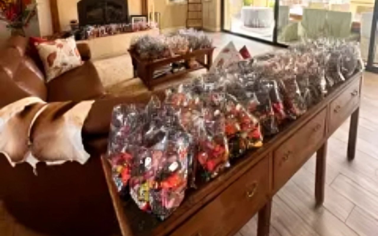 Spreading Halloween Cheer: Candy Bags for the Community!